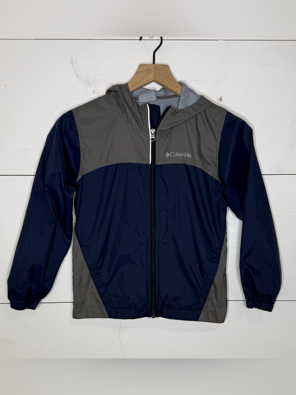 Columbia • Gray and Navy Packable Windbreaker Rain Jacket Size Small 8